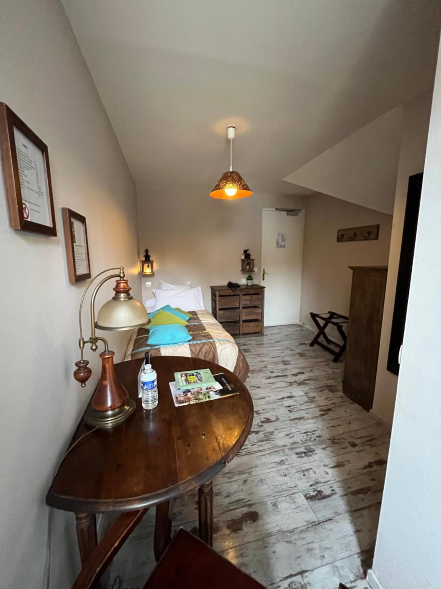 Logis Hotel De La Chapelle 밀롱라샤펠 외부 사진