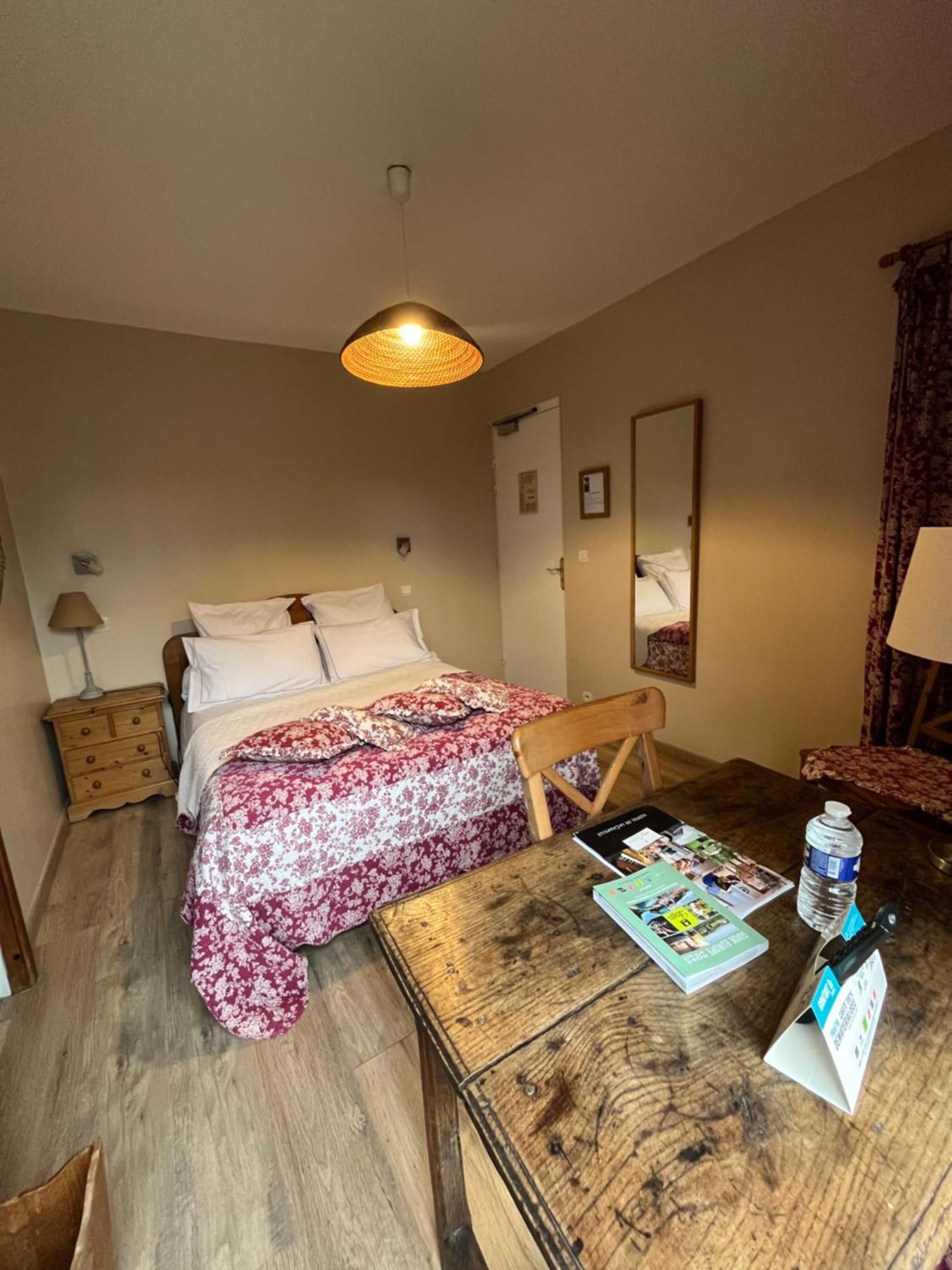 Logis Hotel De La Chapelle 밀롱라샤펠 외부 사진
